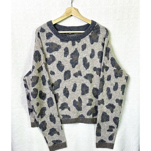 NWT Olivaceous Leopard Print Oversized Soft Cozy Sweater Size S Beige Brown Gray - Picture 3 of 16